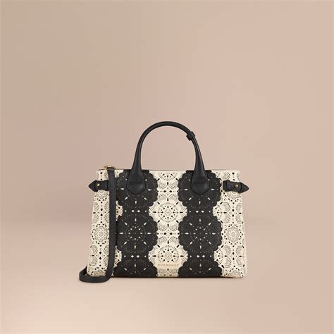 Burberry The Medium Banner In Lace Leather 